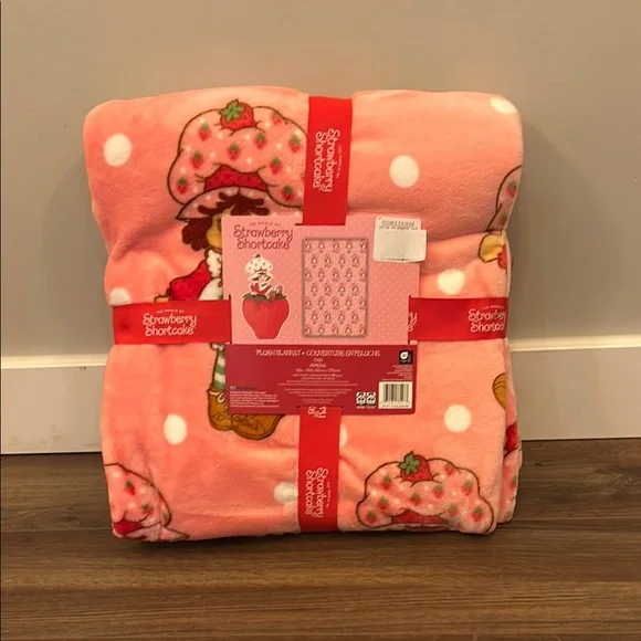 Strawberry Shortcake Pink Fleece Blanket - Picture 1 of 1